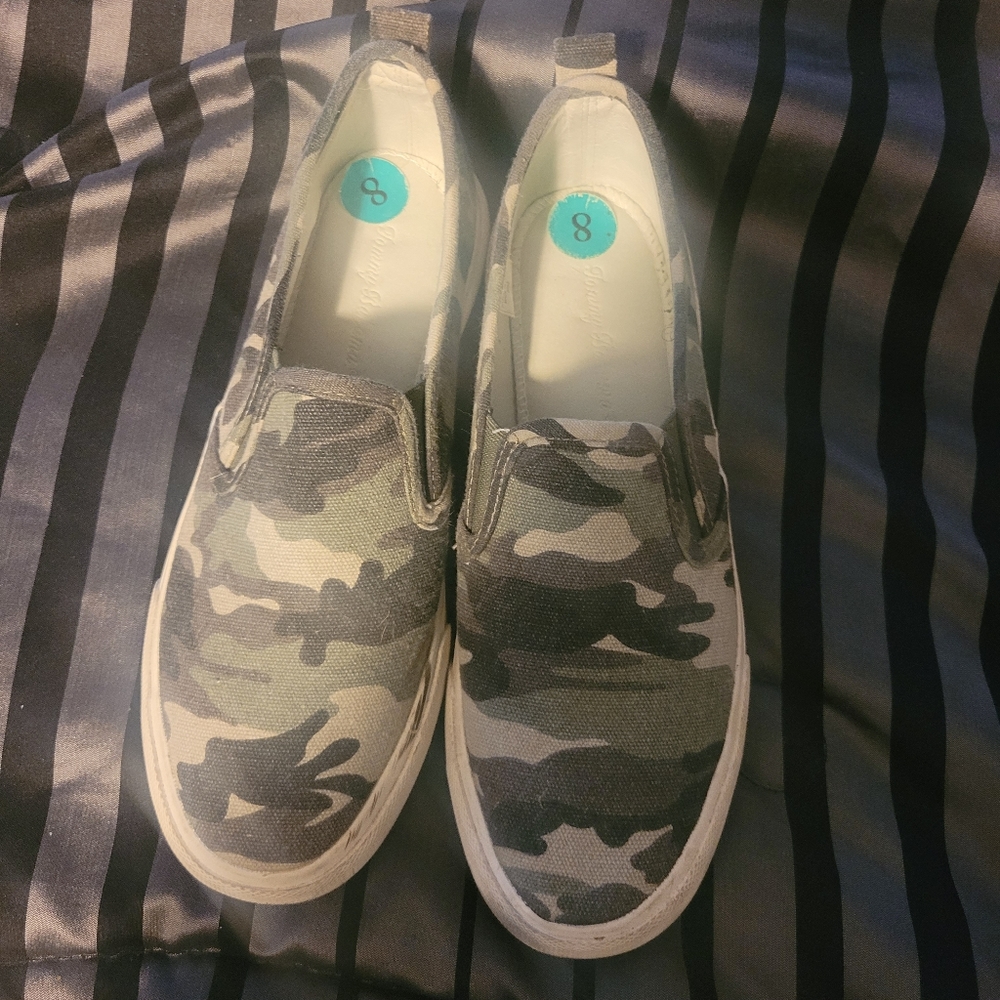 Womens Camo Slip on